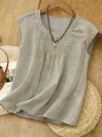 Blusa Feminina Linho Manga Curta com Pregas Frontais e Bordado Casual