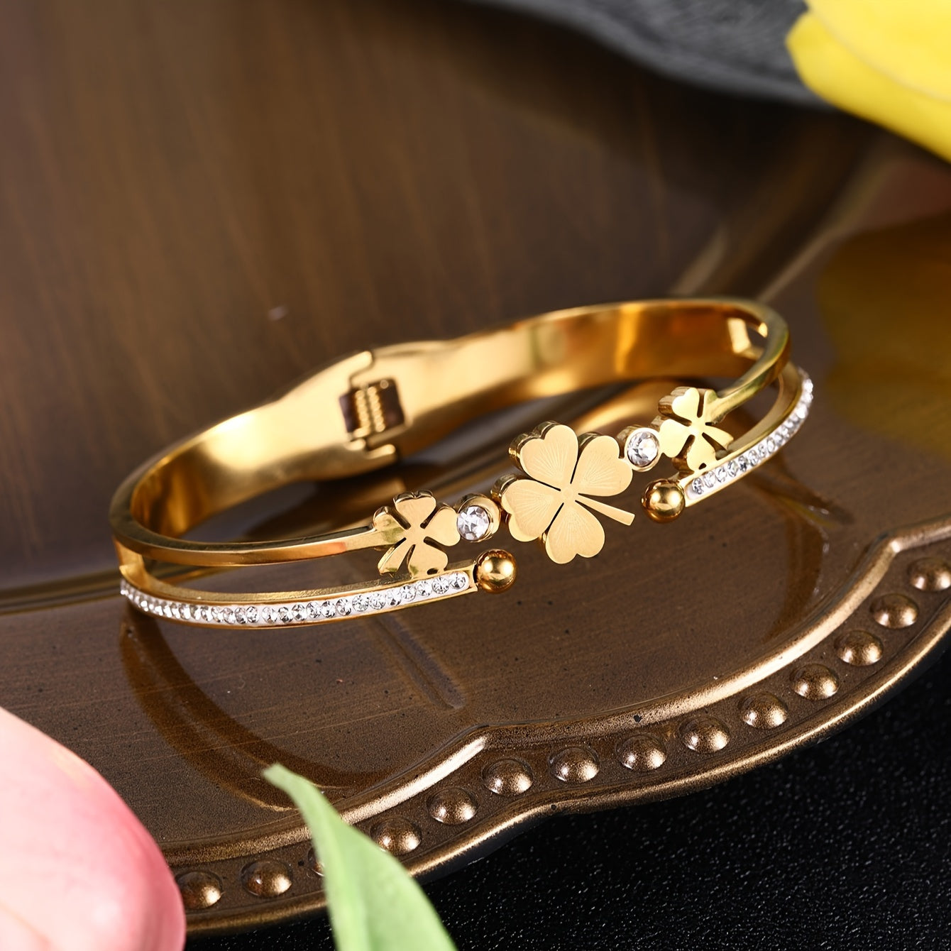 Pulseira Feminina Luxo Aço Inoxidável Abertura Retrô Strass Banho Ouro 18K