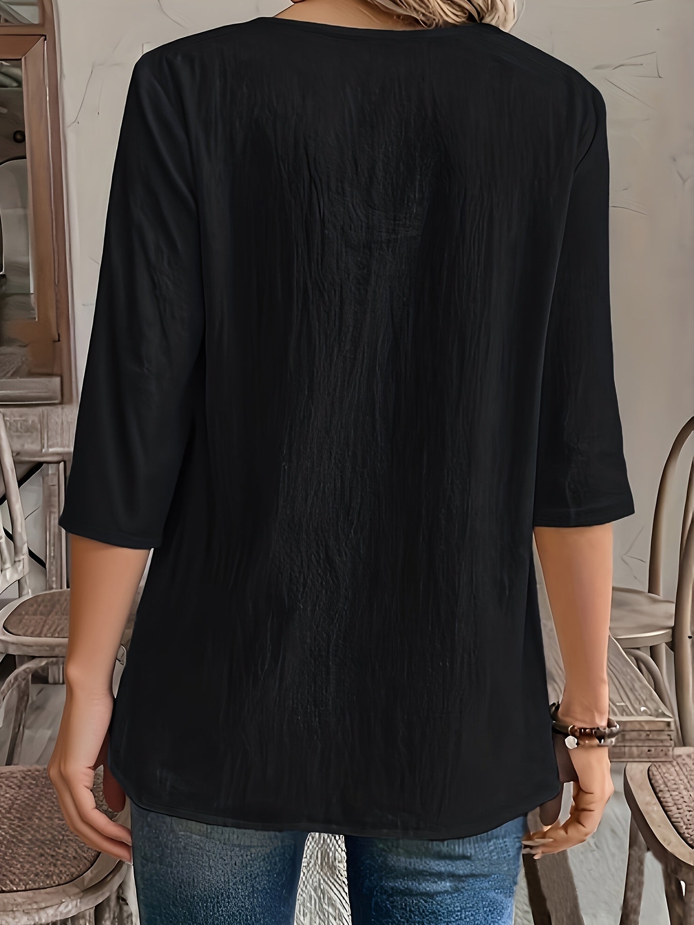Blusa Feminina Manga 3/4 Decote V com Botões Barra Assimétrica Casual