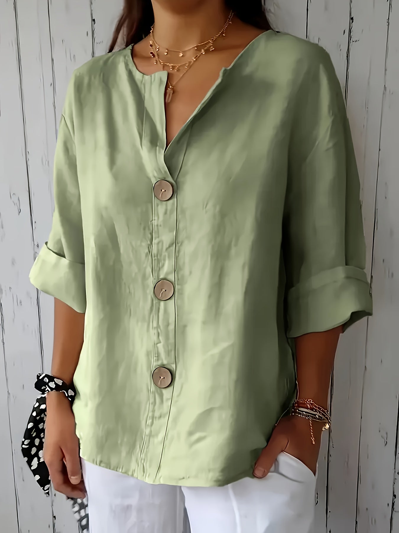 Blusa Feminina Linho Manga 3/4 com Botões Frontais Decote V Casual