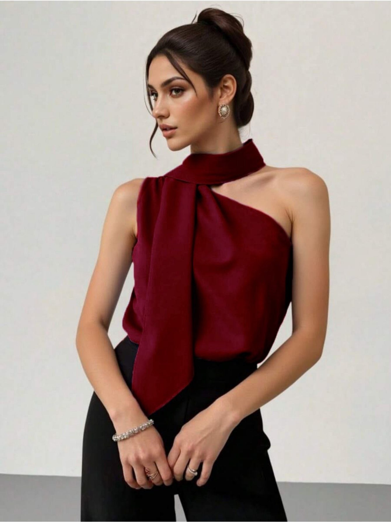 Blusa Feminina Ombro Único com Laço Ajustável Cetim Elegante Festa