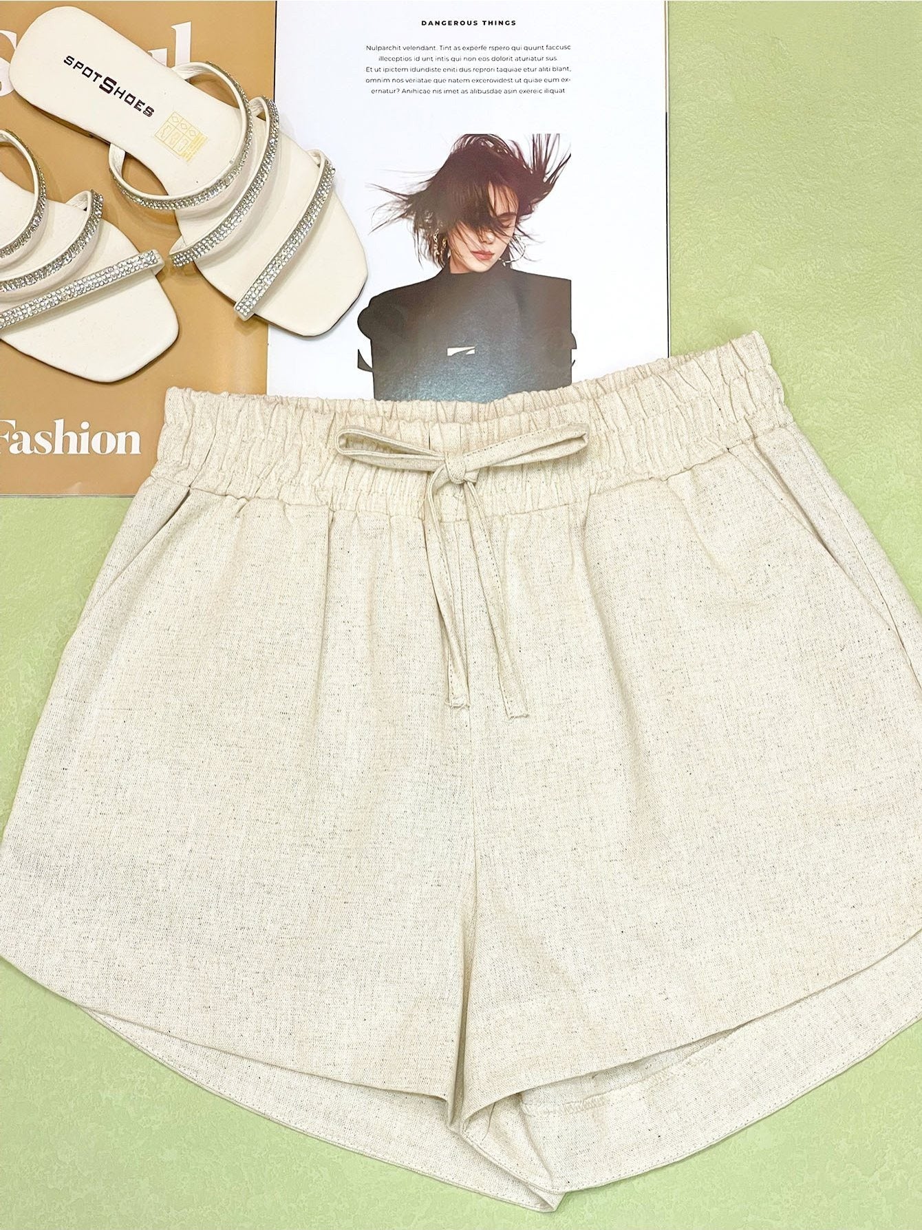 Shorts Feminino Linho Cintura Alta Elástica com Amarração Casual