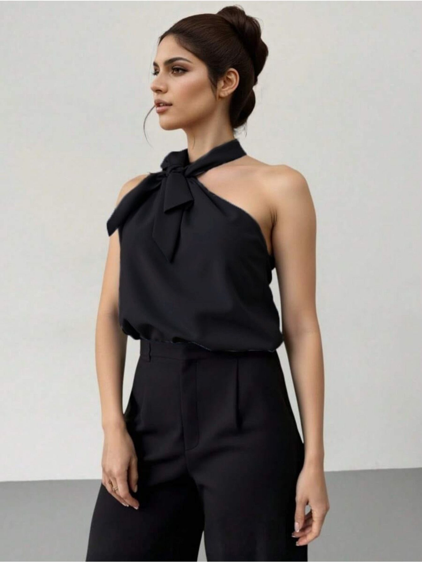 Blusa Feminina Ombro Único com Laço Ajustável Cetim Elegante Festa