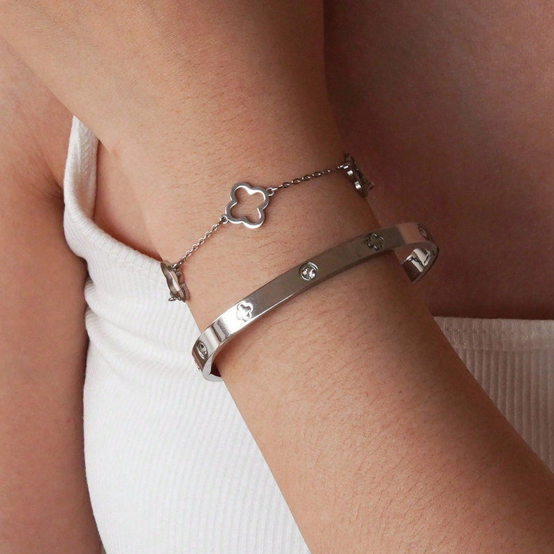 Kit 2 Pulseiras Femininas Aço Inoxidável Trevo Zircônia Banho Ouro 18K Elegante