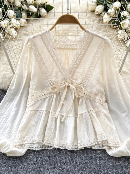 Blusa Feminina Renda Manga Longa Decote V com Amarração Peplum Romântica