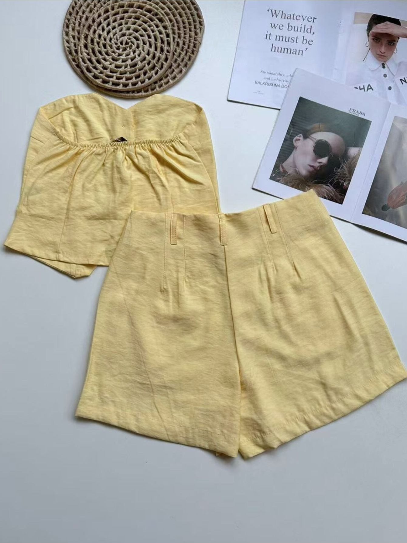 Conjunto Feminino Alfaiataria Top Cropped e Shorts com Pregas Casual
