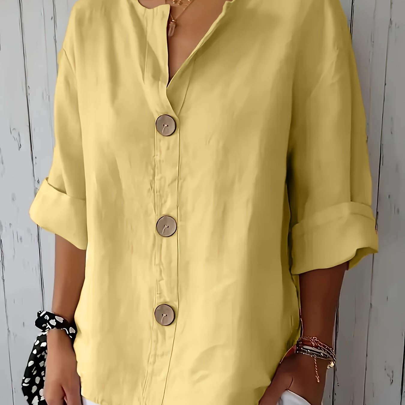 Blusa Feminina Linho Manga 3/4 com Botões Frontais Decote V Casual