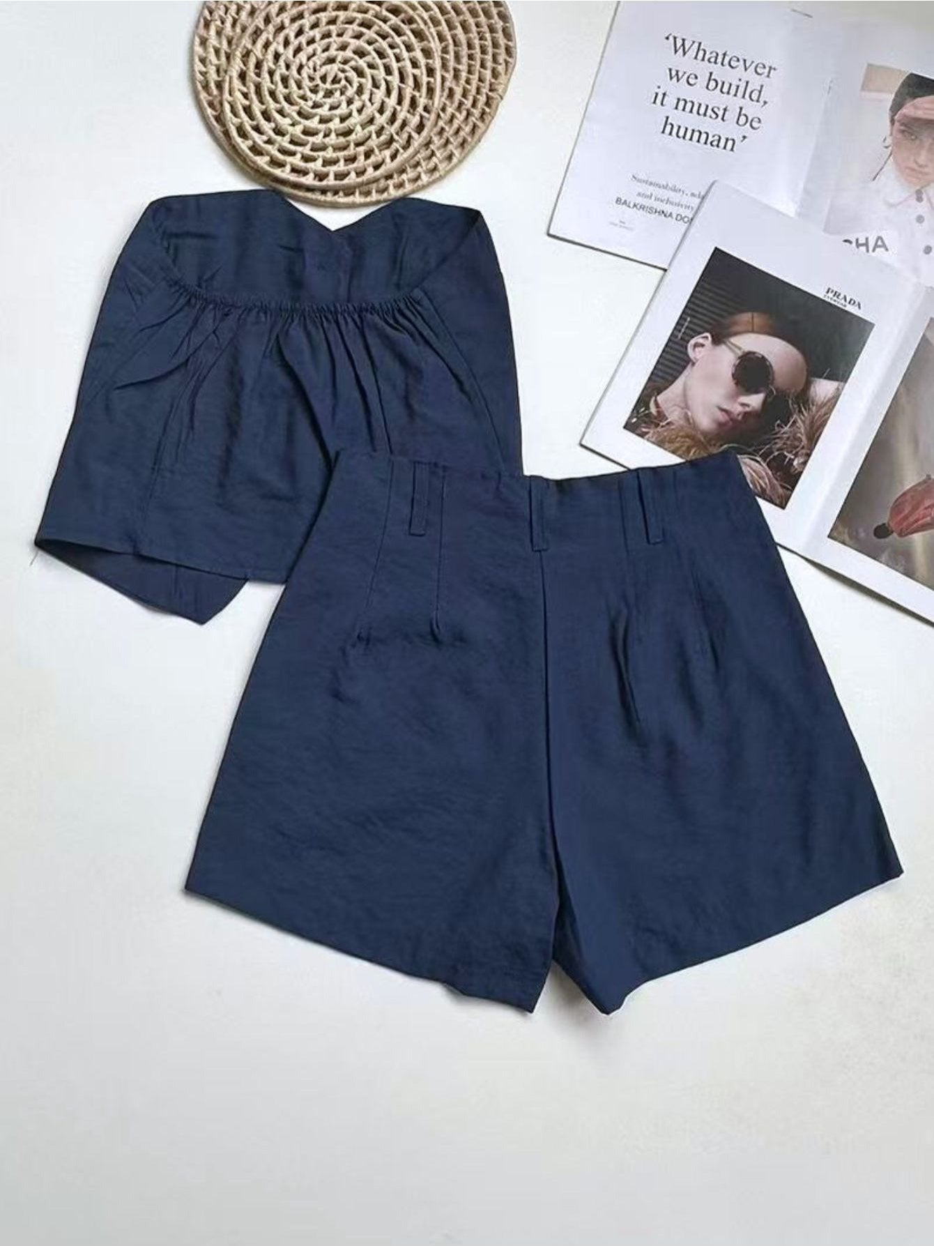 Conjunto Feminino Alfaiataria Top Cropped e Shorts com Pregas Casual
