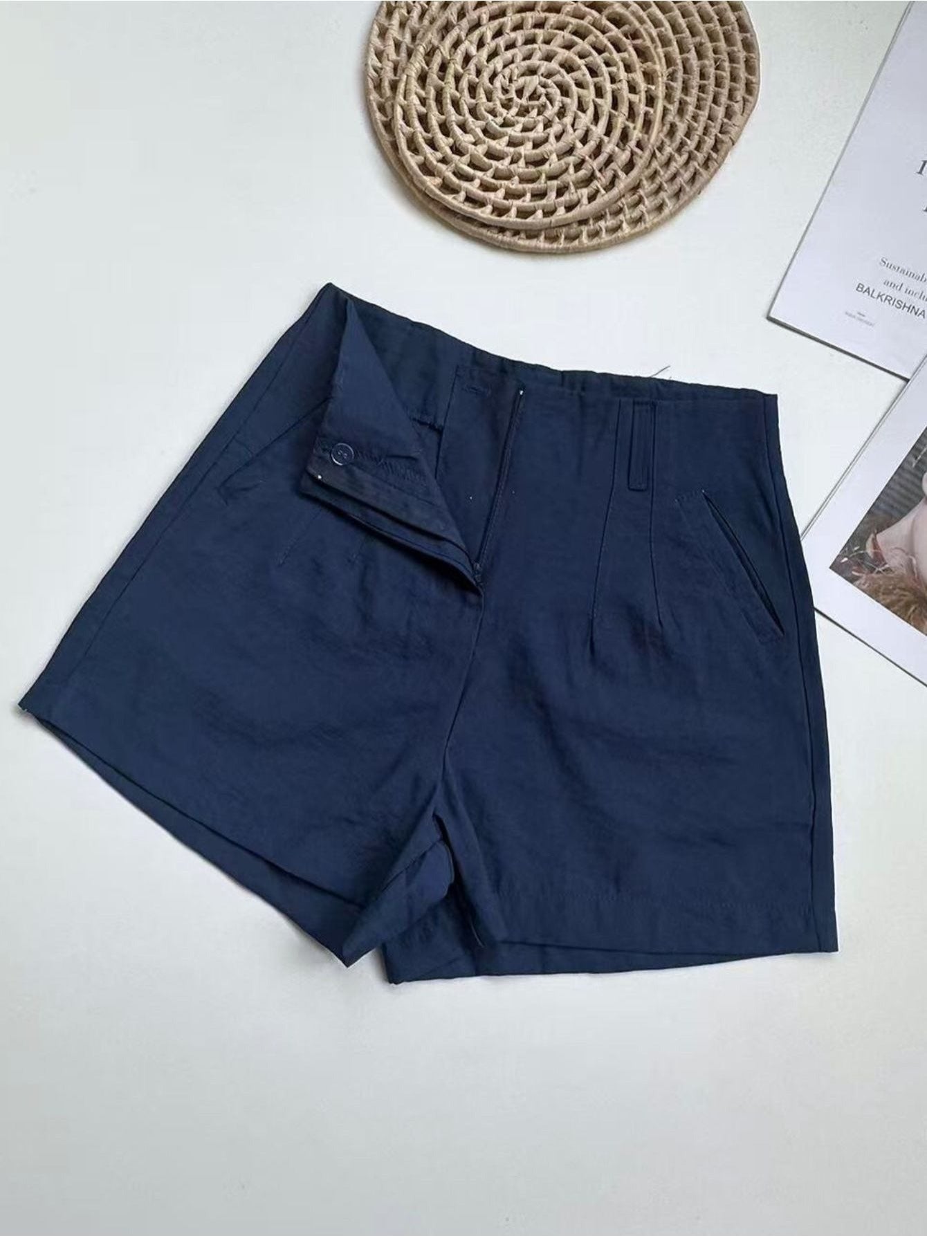 Conjunto Feminino Alfaiataria Top Cropped e Shorts com Pregas Casual