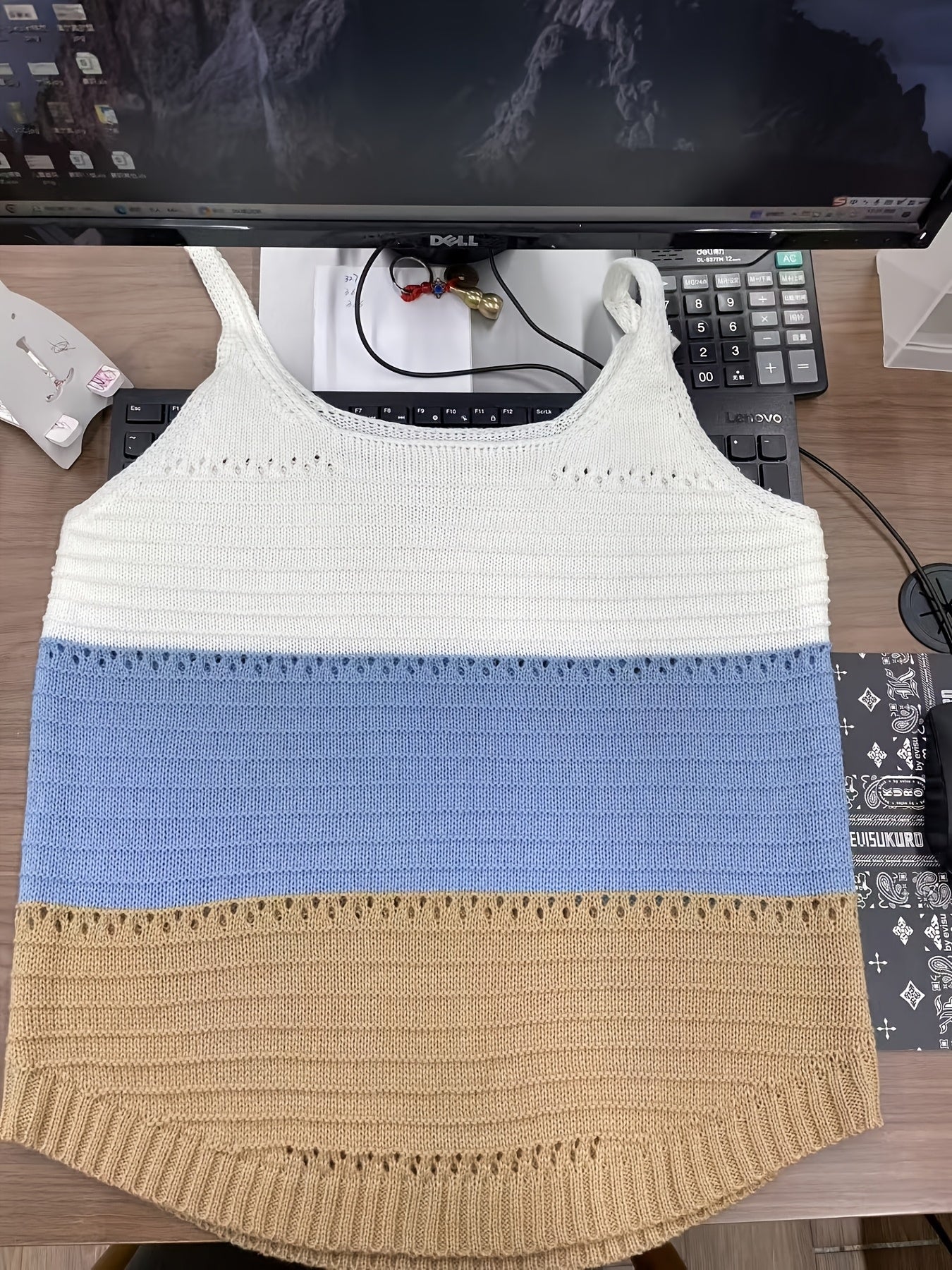 Regata Feminina Tricot Degradê com Detalhes Vazados Listras Horizontais