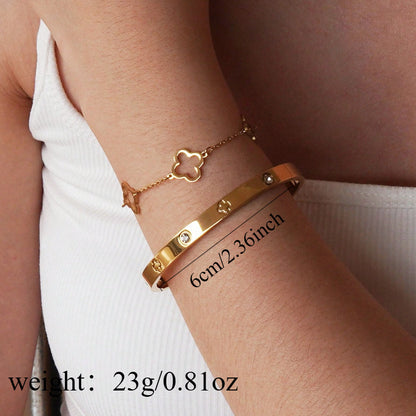 Kit 2 Pulseiras Femininas Aço Inoxidável Trevo Zircônia Banho Ouro 18K Elegante