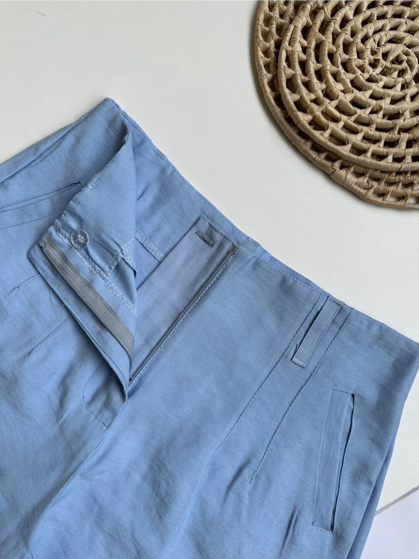 Conjunto Feminino Alfaiataria Top Cropped e Shorts com Pregas Casual