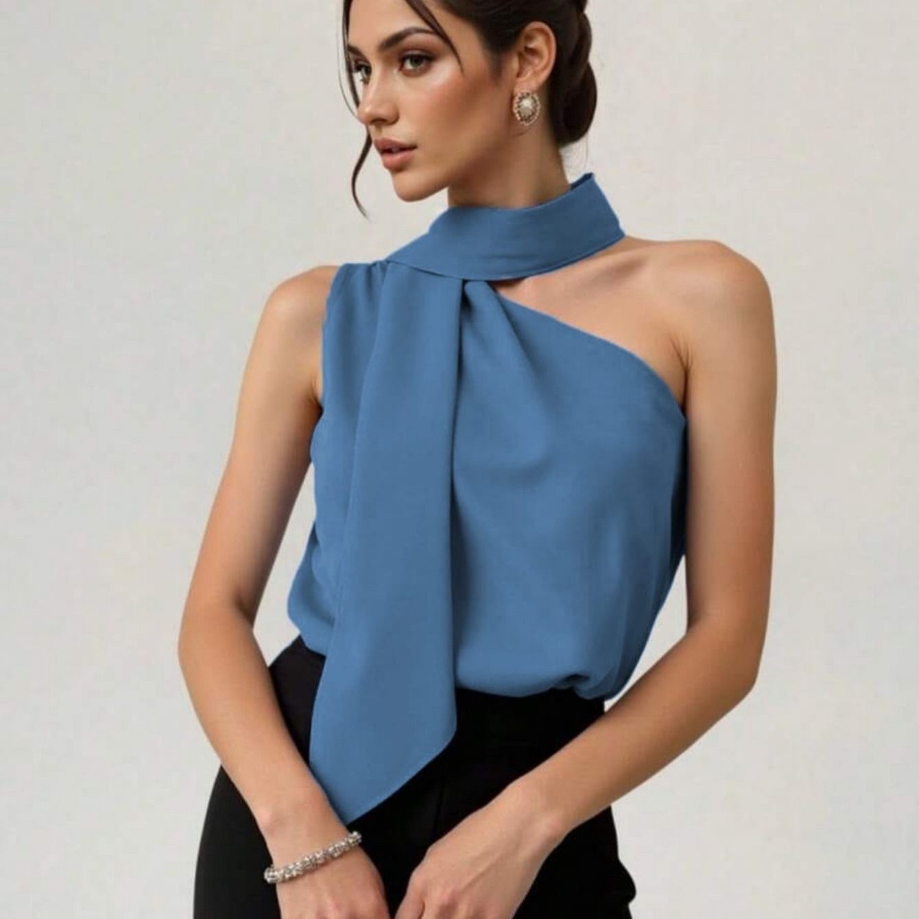 Blusa Feminina Ombro Único com Laço Ajustável Cetim Elegante Festa