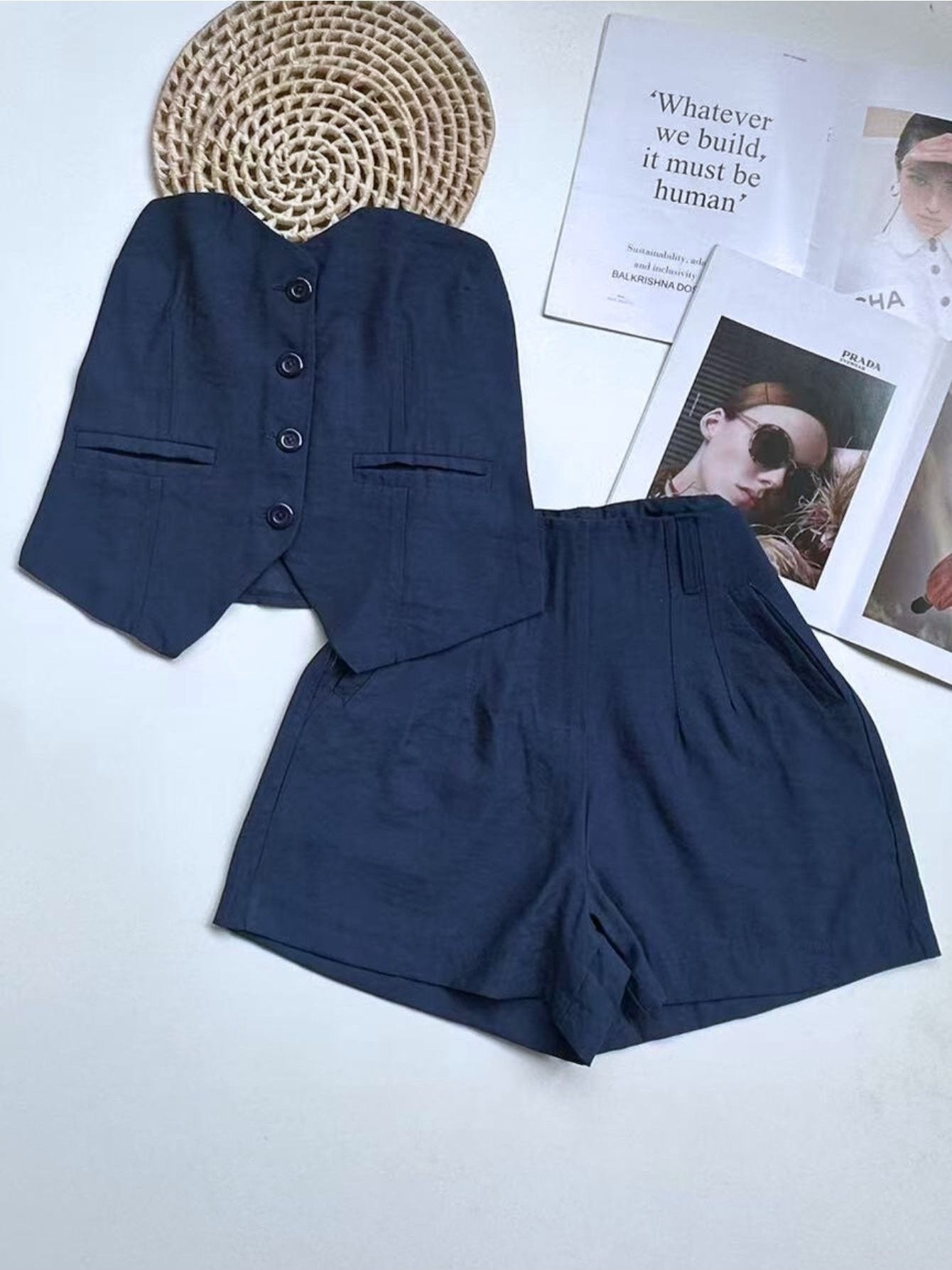 Conjunto Feminino Alfaiataria Top Cropped e Shorts com Pregas Casual