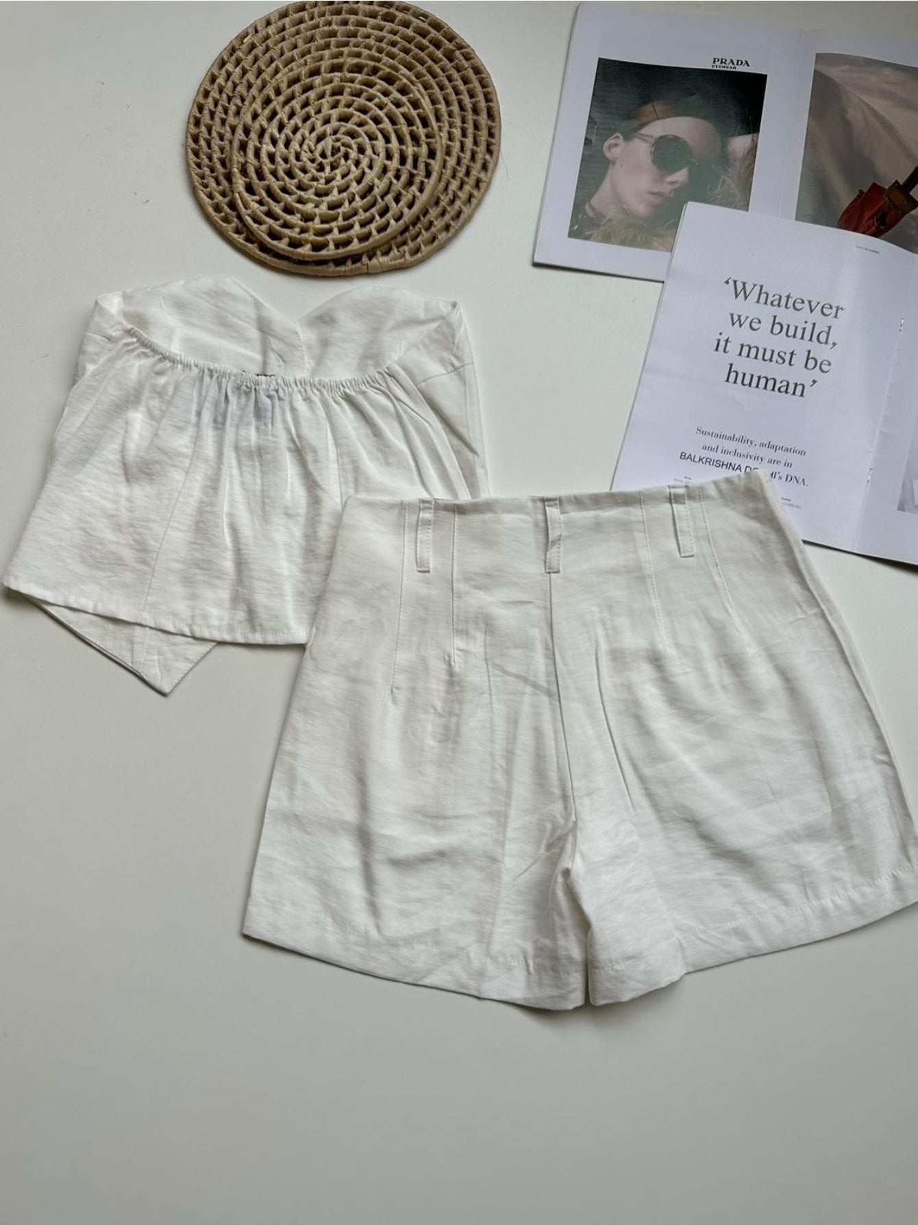 Conjunto Feminino Alfaiataria Top Cropped e Shorts com Pregas Casual