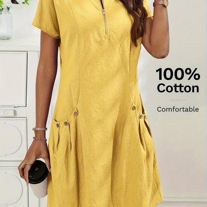Vestido Curto Evasê com Zíper Costas Bolsos e Botões Frontais