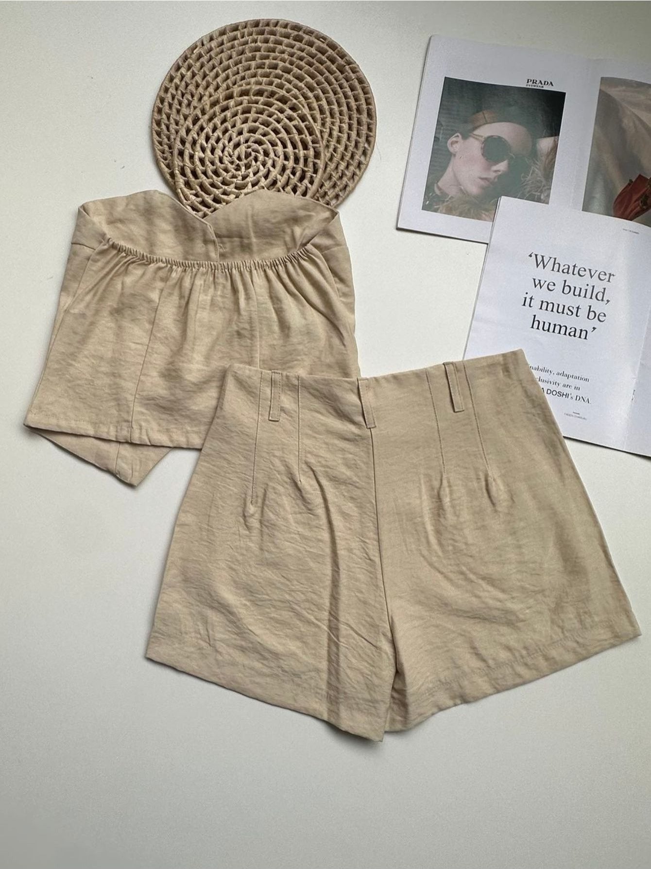Conjunto Feminino Alfaiataria Top Cropped e Shorts com Pregas Casual