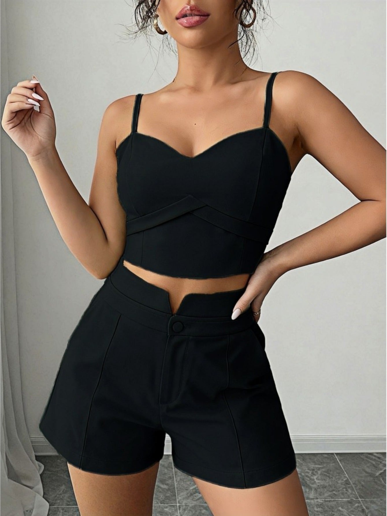 Conjunto Feminino Alfaiataria Top Cropped Bustier e Shorts Elegante