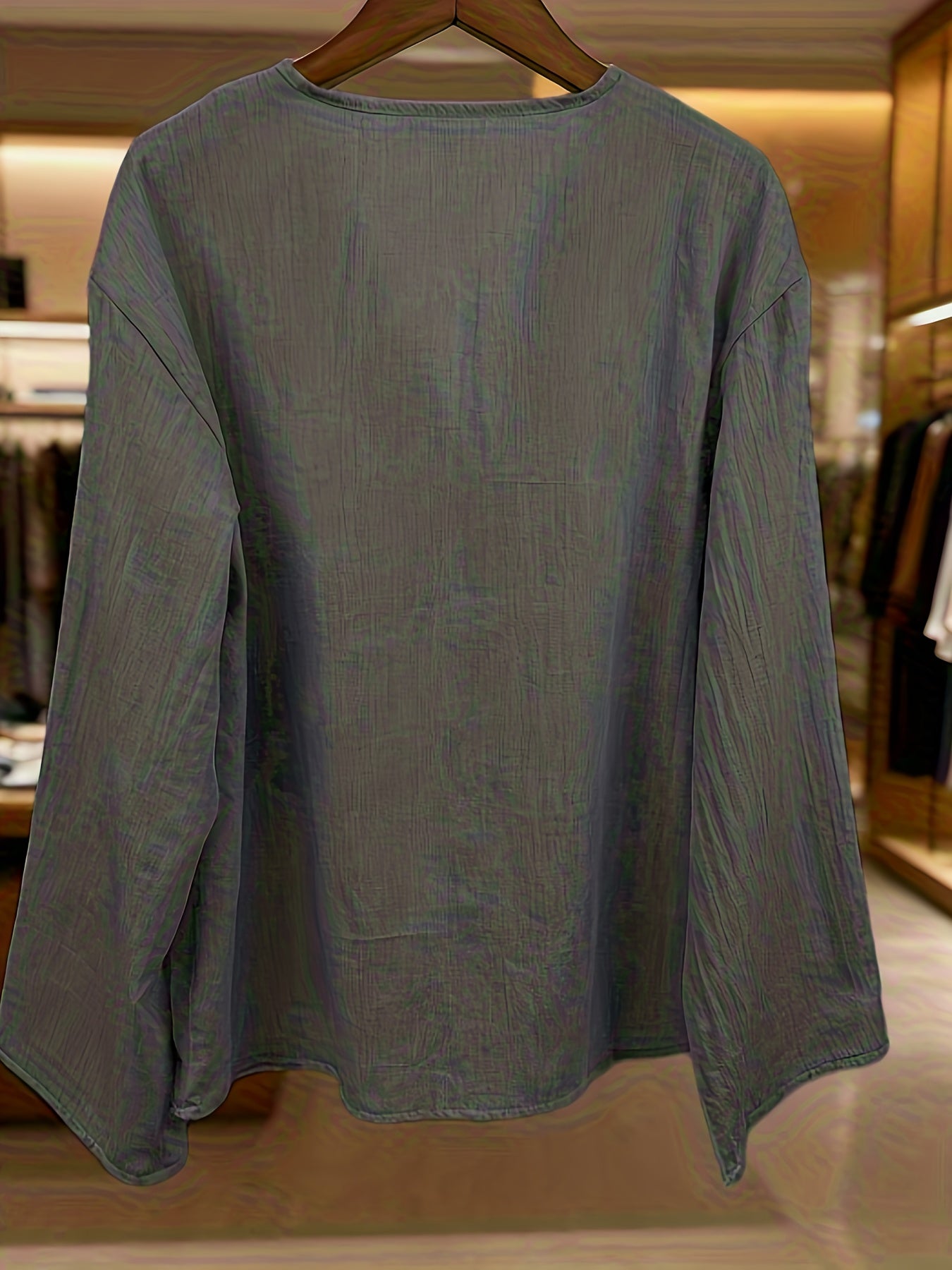 Blusa Feminina Linho Manga 3/4 Decote V com Bordado e Botões Elegante