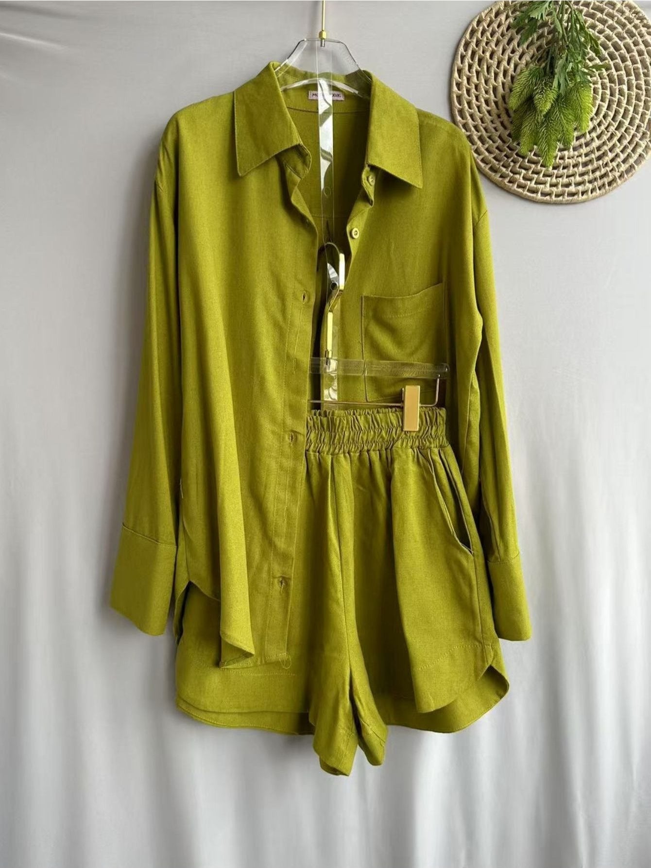 Conjunto Feminino Linho Camisa Manga Longa e Shorts Cintura Elástica Casual