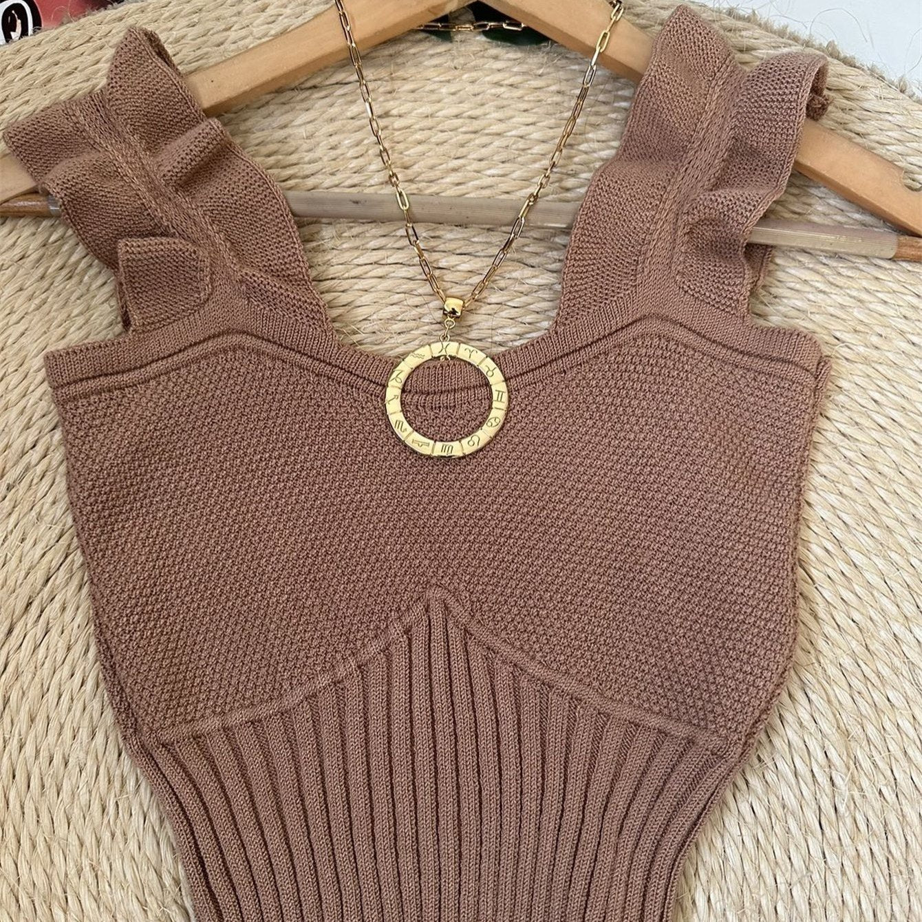 Top Cropped Tricot Feminino com Babados nas Alças Canelado Elegante