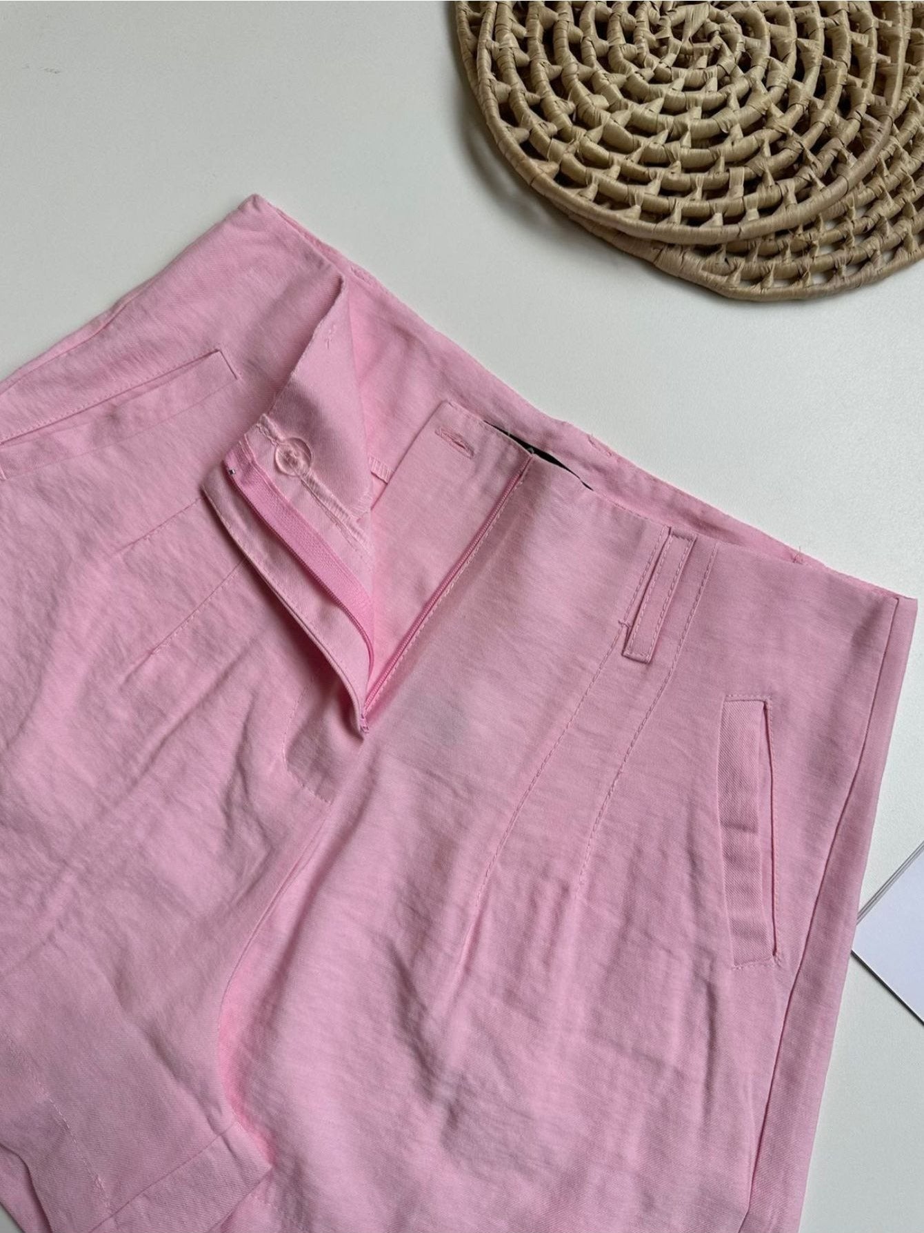 Conjunto Feminino Alfaiataria Top Cropped e Shorts com Pregas Casual