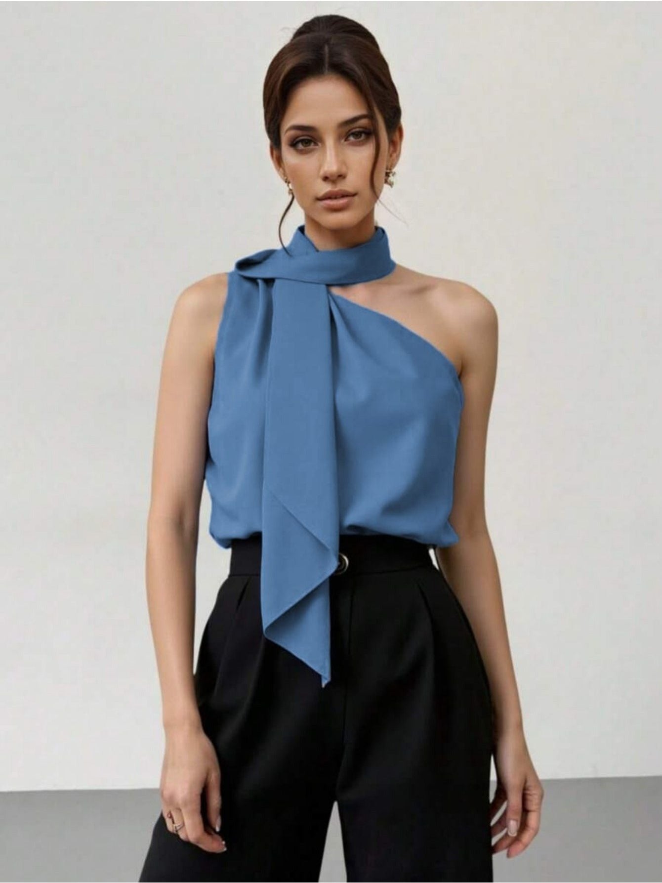 Blusa Feminina Ombro Único com Laço Ajustável Cetim Elegante Festa