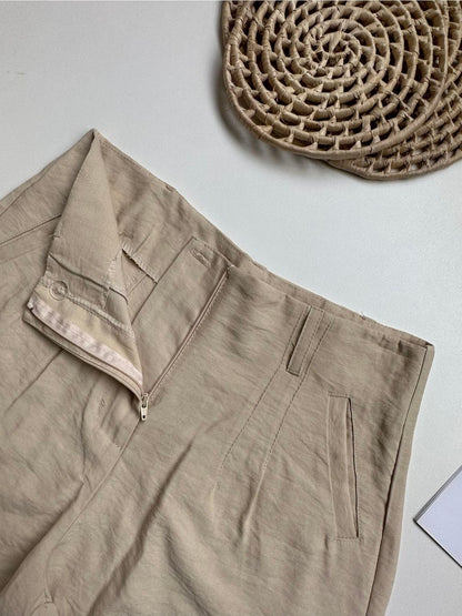 Conjunto Feminino Alfaiataria Top Cropped e Shorts com Pregas Casual