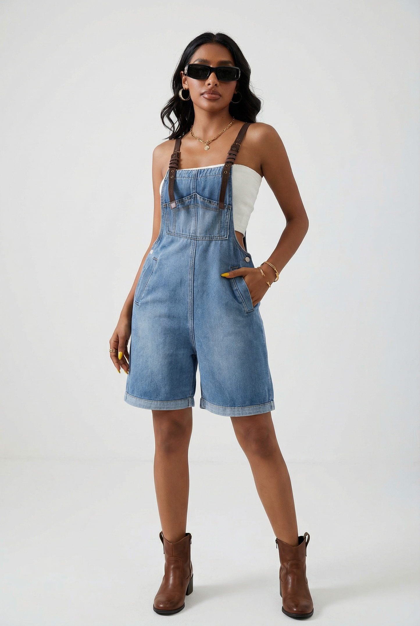 Jardineira Jeans Feminina Shorts com Alças Ajustáveis Casual Verão