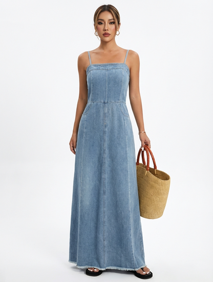 Vestido Jeans Longo com Alças Finas Lavagem Vintage Estilo Retrô