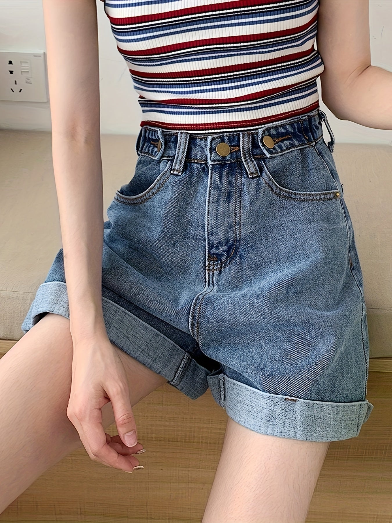 Shorts Jeans Feminino Cintura Alta Perna Larga com Barra Dobrada Casual