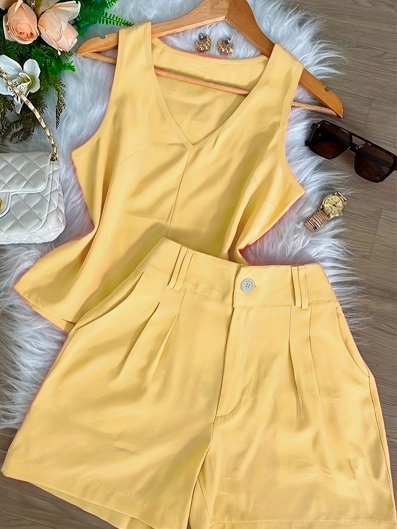 Conjunto Feminino Regata Decote V e Shorts Alfaiataria Casual Verão