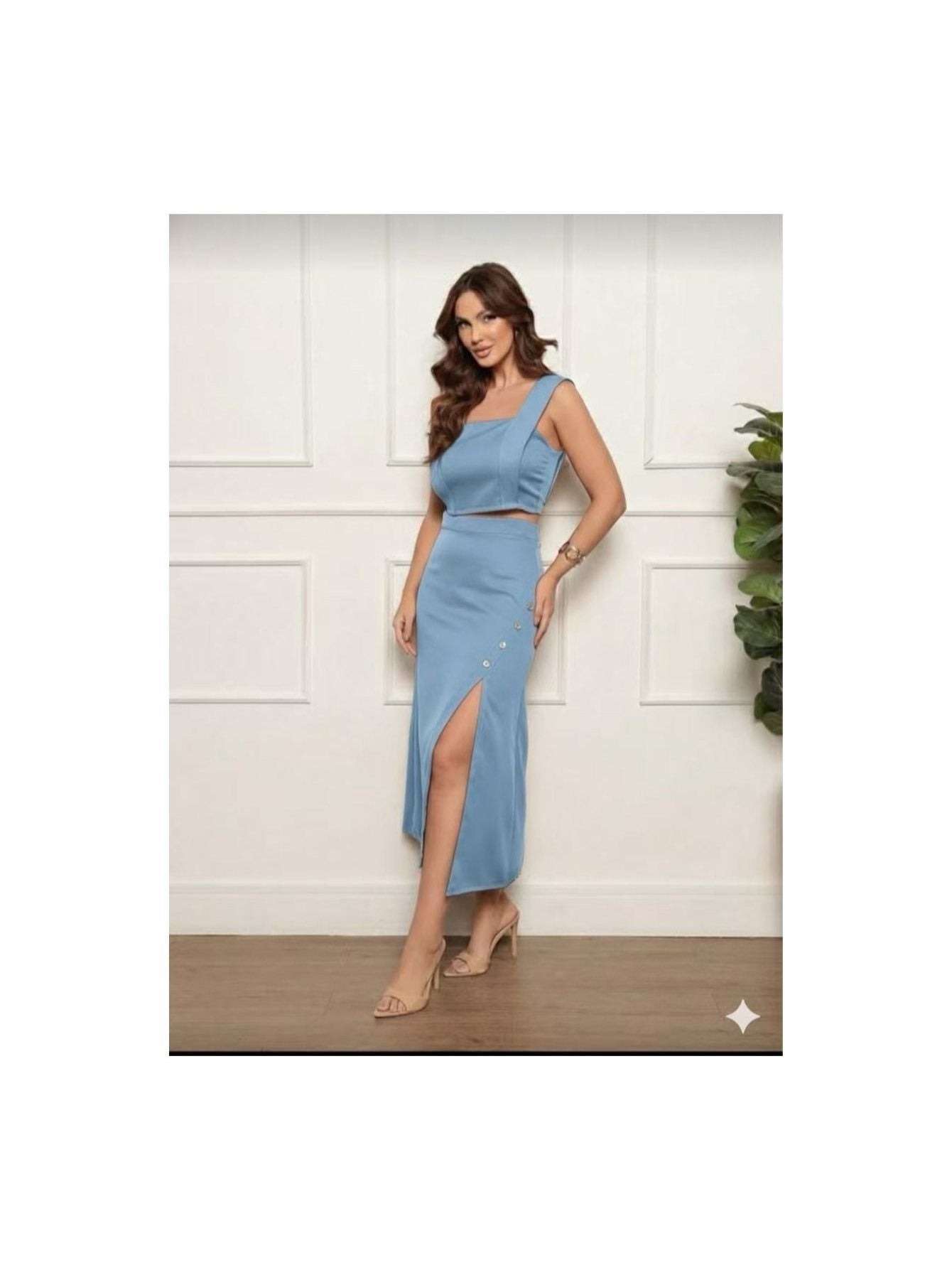 Conjunto Feminino Alfaiataria Top Cropped e Saia Midi com Fenda e Botões