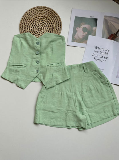 Conjunto Feminino Alfaiataria Top Cropped e Shorts com Pregas Casual