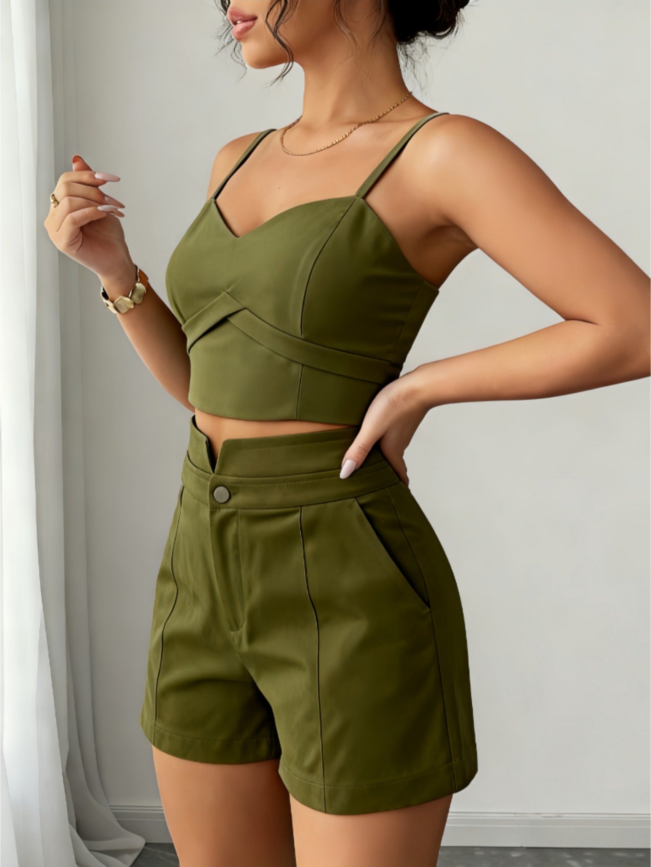 Conjunto Feminino Alfaiataria Top Cropped Bustier e Shorts Elegante