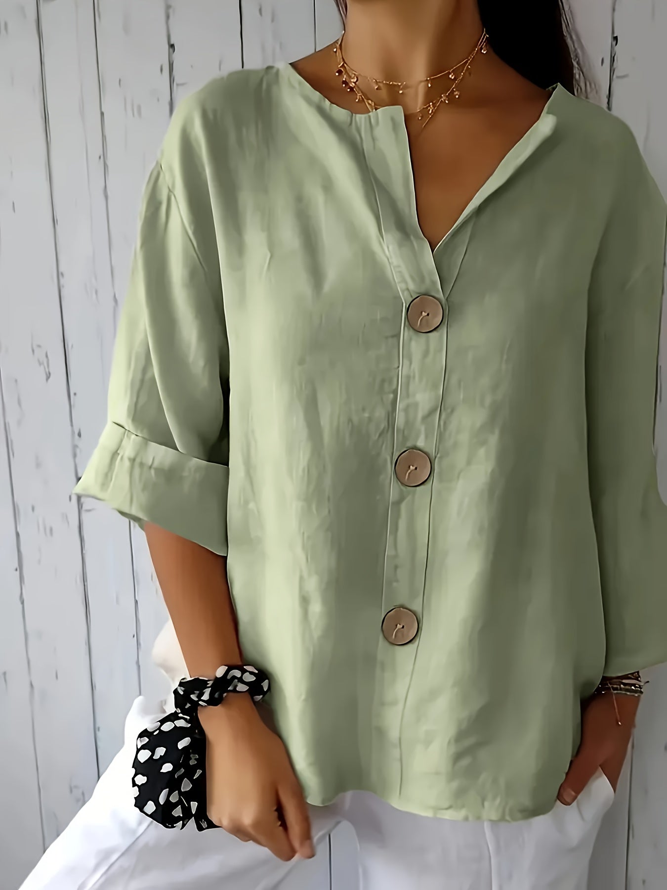 Blusa Feminina Linho Manga 3/4 com Botões Frontais Decote V Casual