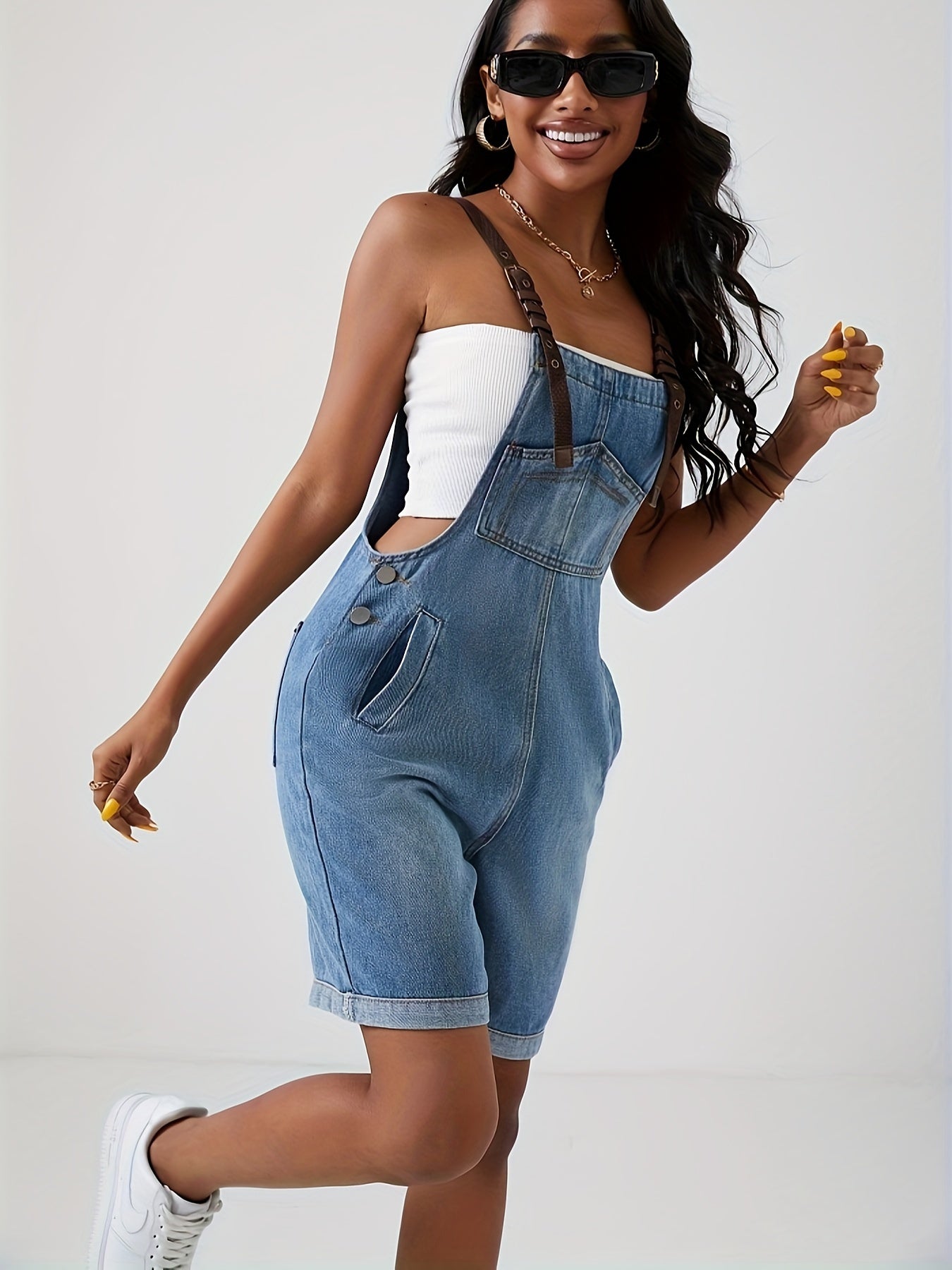 Jardineira Jeans Feminina Shorts com Alças Ajustáveis Casual Verão