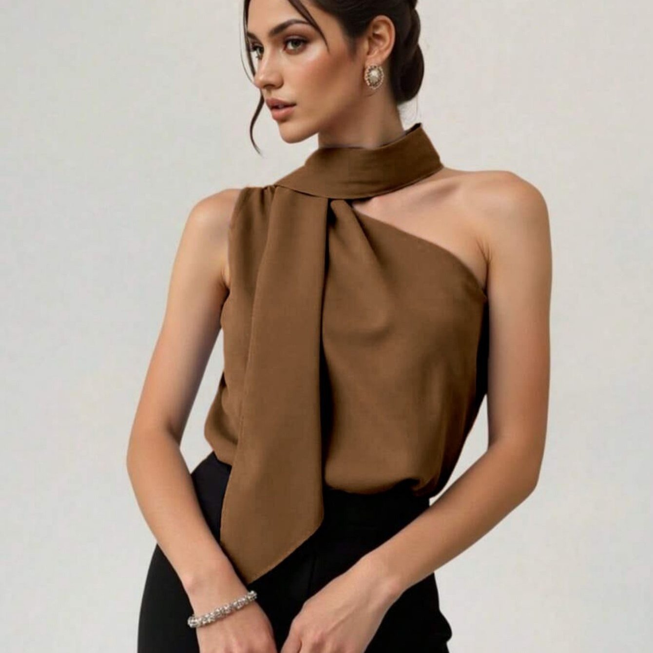 Blusa Feminina Ombro Único com Laço Ajustável Cetim Elegante Festa