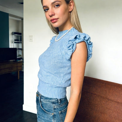 Blusa Tricot Feminina Gola Alta com Babados nas Mangas Sem Mangas