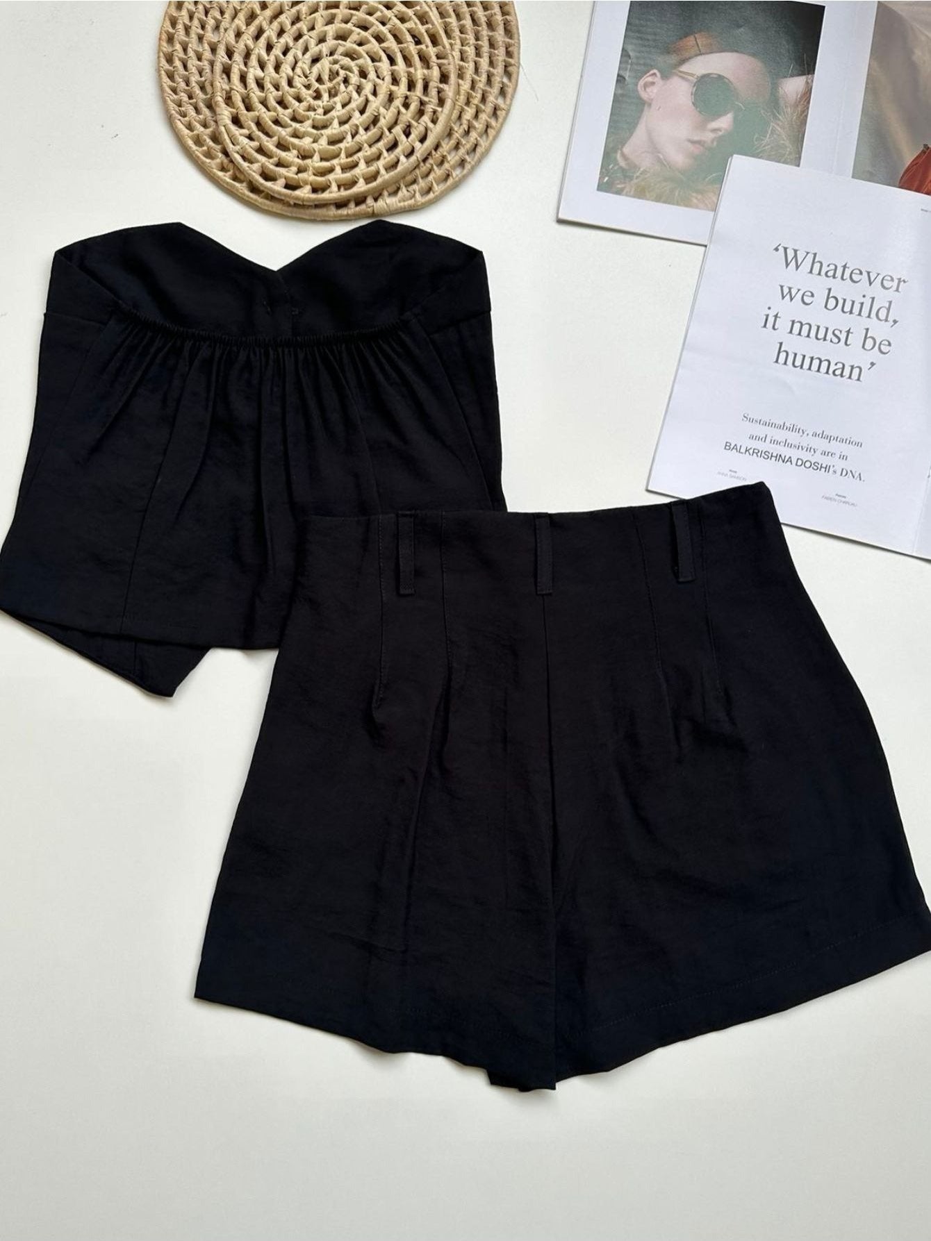 Conjunto Feminino Alfaiataria Top Cropped e Shorts com Pregas Casual