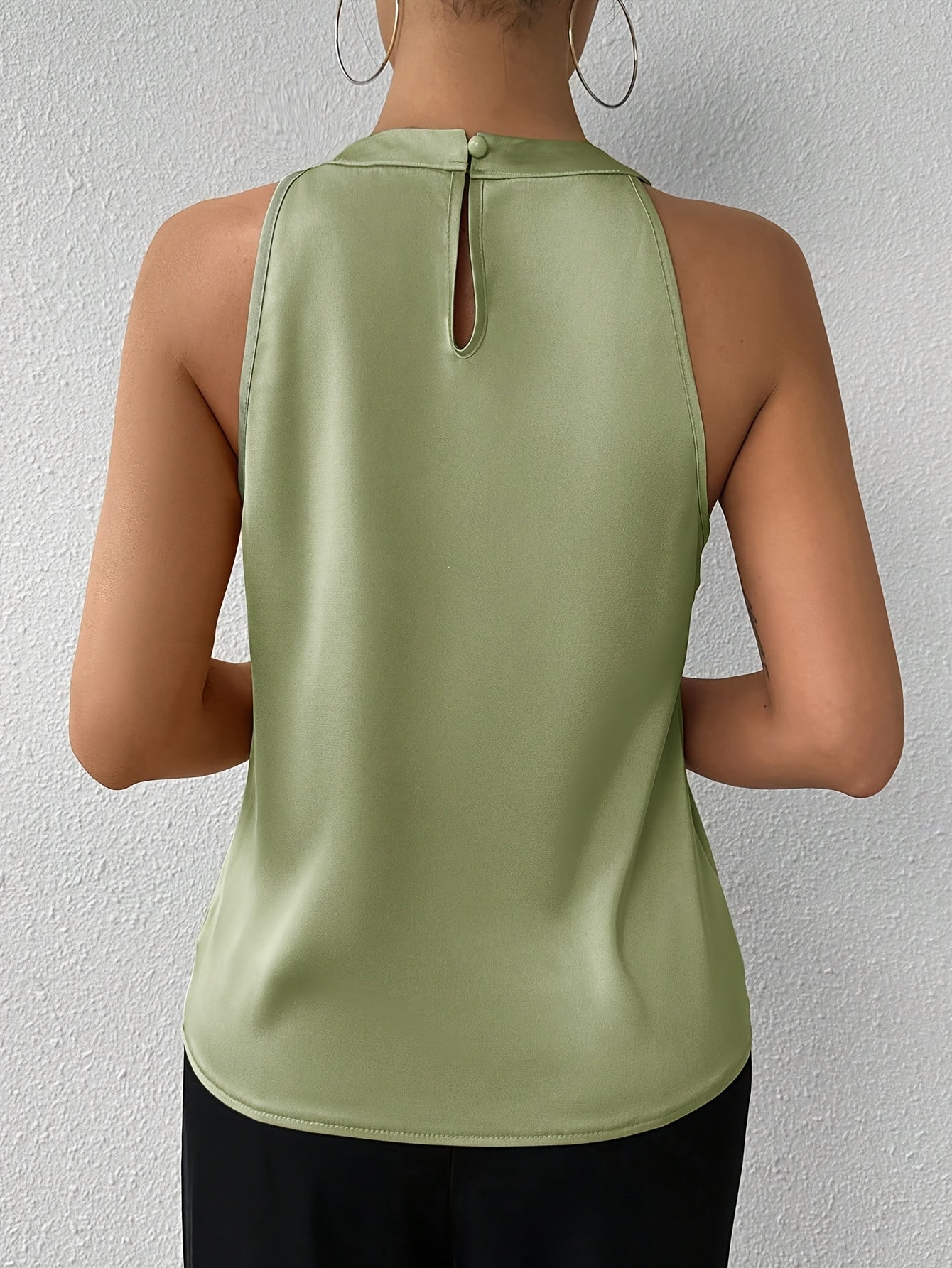 Blusa Regata Feminina Gola Alta Pregas Frontais Elegante Sem Mangas