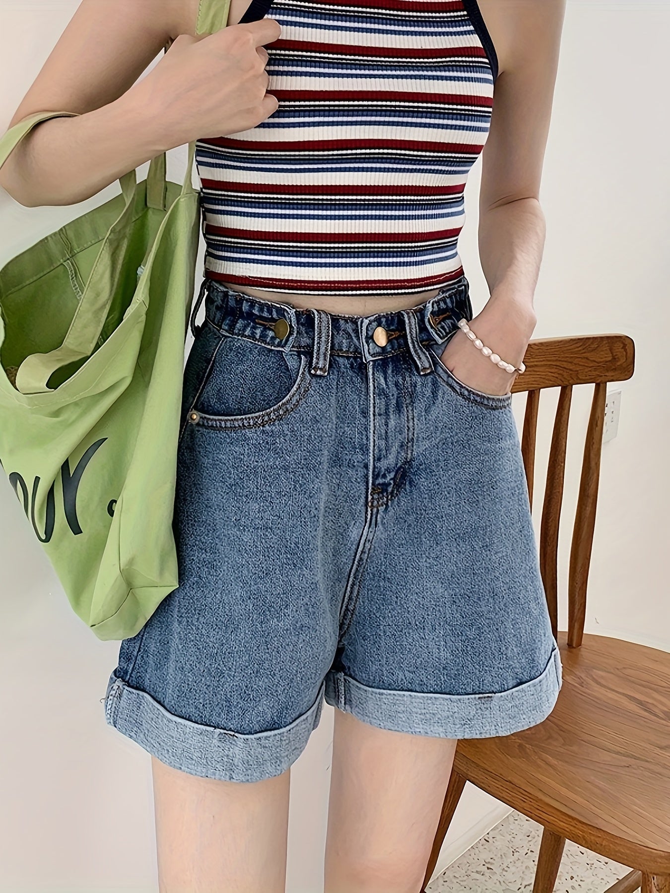Shorts Jeans Feminino Cintura Alta Perna Larga com Barra Dobrada Casual