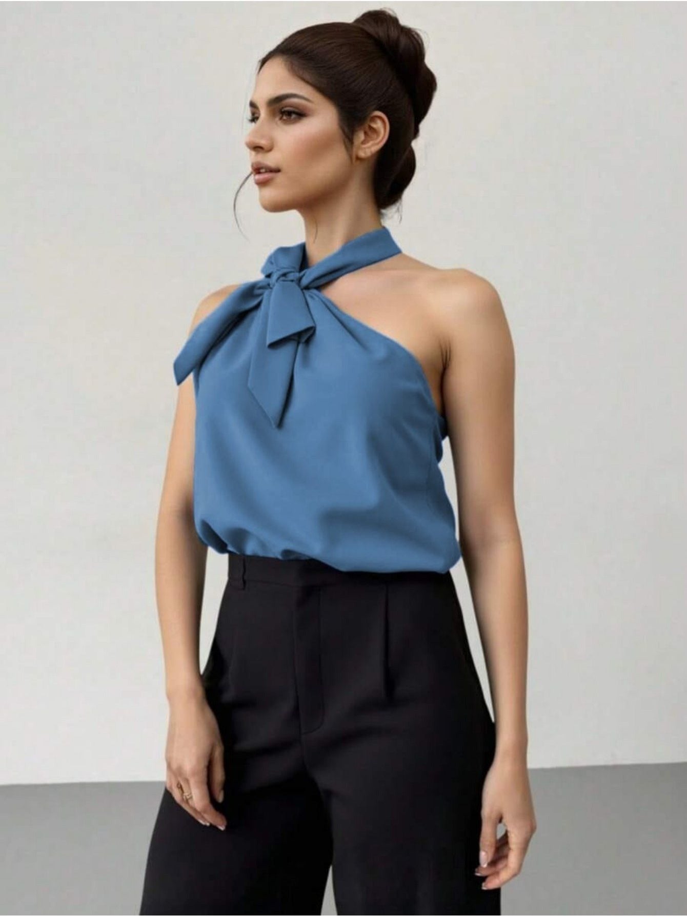 Blusa Feminina Ombro Único com Laço Ajustável Cetim Elegante Festa