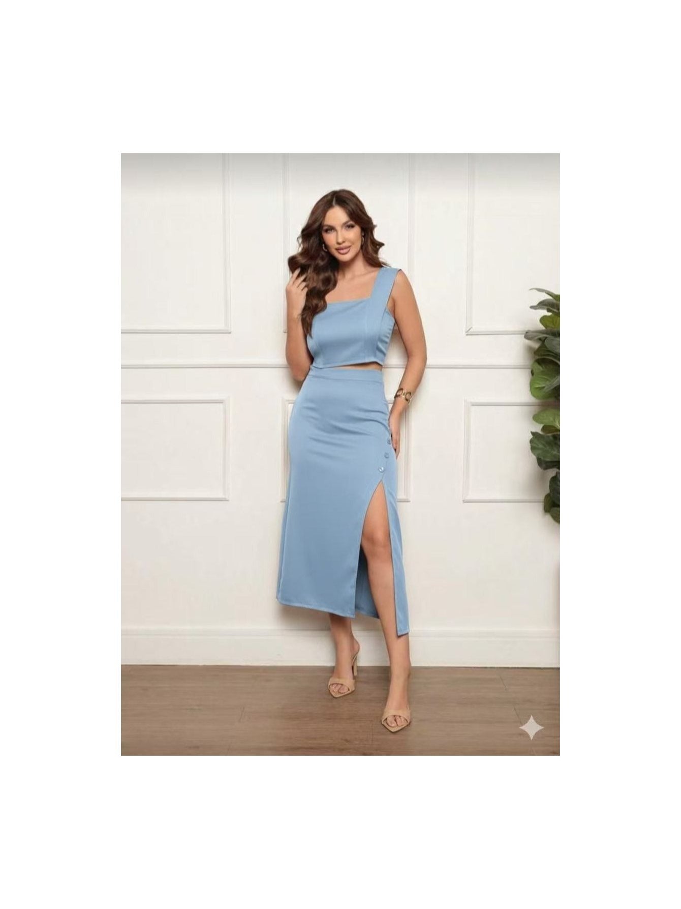 Conjunto Feminino Alfaiataria Top Cropped e Saia Midi com Fenda e Botões