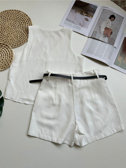 Conjunto Feminino Alfaiataria Regata Decote V e Shorts com Cinto Casual