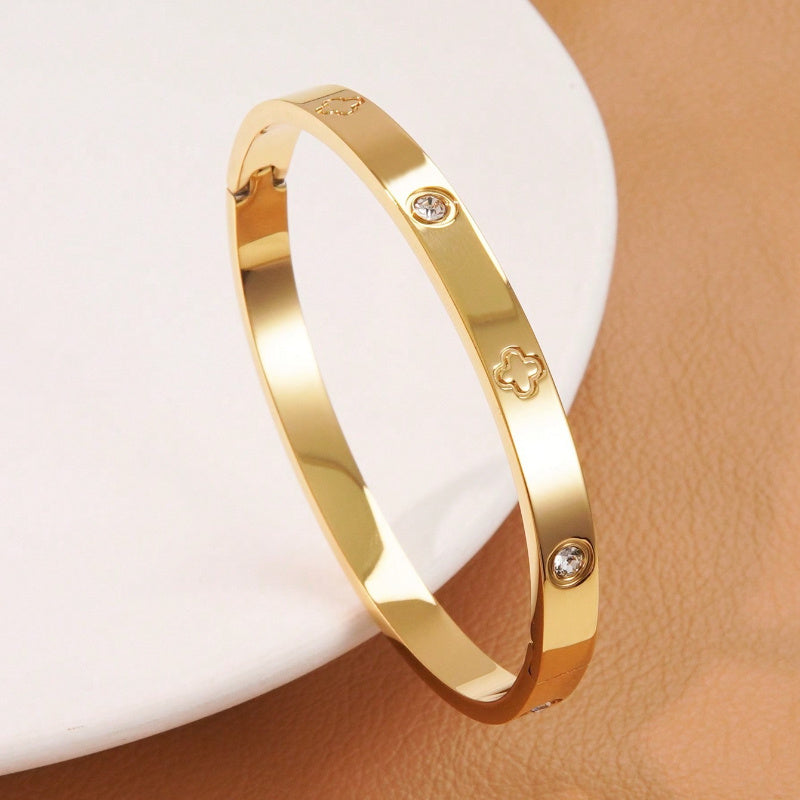 Kit 2 Pulseiras Femininas Aço Inoxidável Trevo Zircônia Banho Ouro 18K Elegante