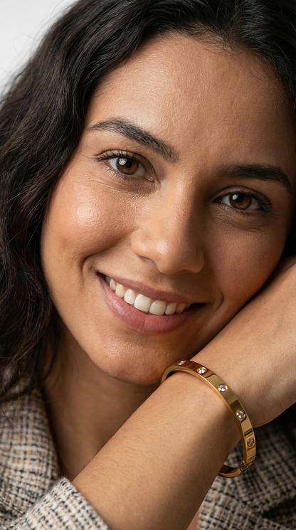 Pulseira Feminina Aço Titânio Zircônia Banho Ouro 18K Clássica Elegante Presente